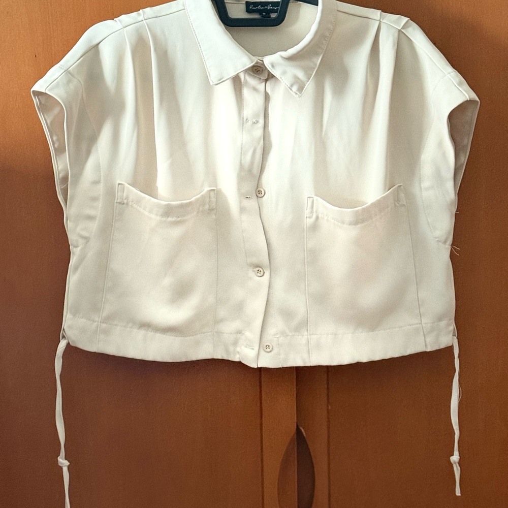 Chic Cream Cropped Button-Up Shirt